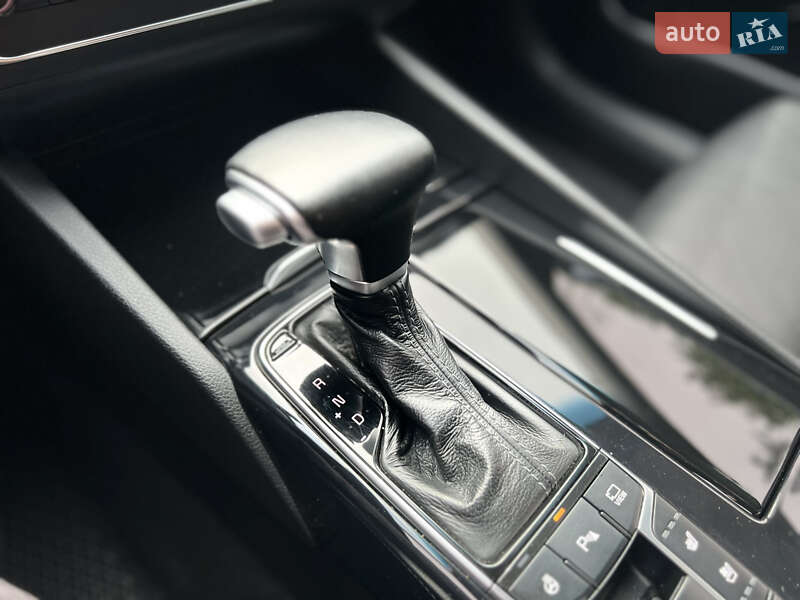 Седан Kia K7 2018 в Харькове