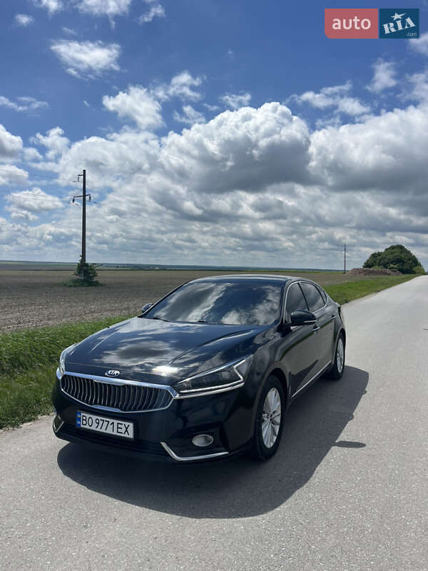 Седан Kia K7 2016 в Гусятині