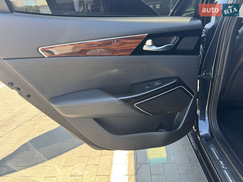 Седан Kia K7 2017 в Одессе