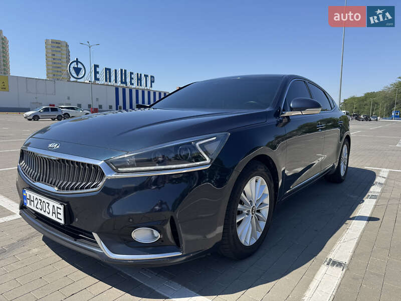 Седан Kia K7 2017 в Одессе
