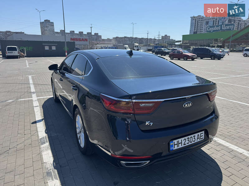 Седан Kia K7 2017 в Одессе