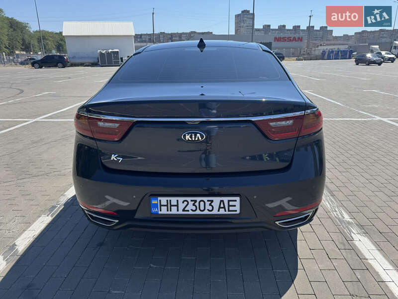 Седан Kia K7 2017 в Одессе