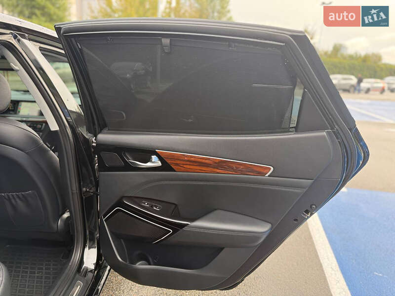 Седан Kia K7 2017 в Киеве