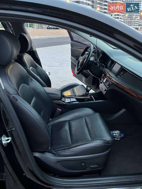 Седан Kia K7 2016 в Киеве
