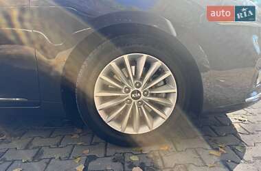 Седан Kia K7 2018 в 