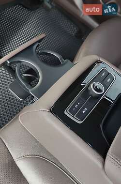 Седан Kia K7 2017 в 