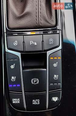 Седан Kia K7 2017 в 