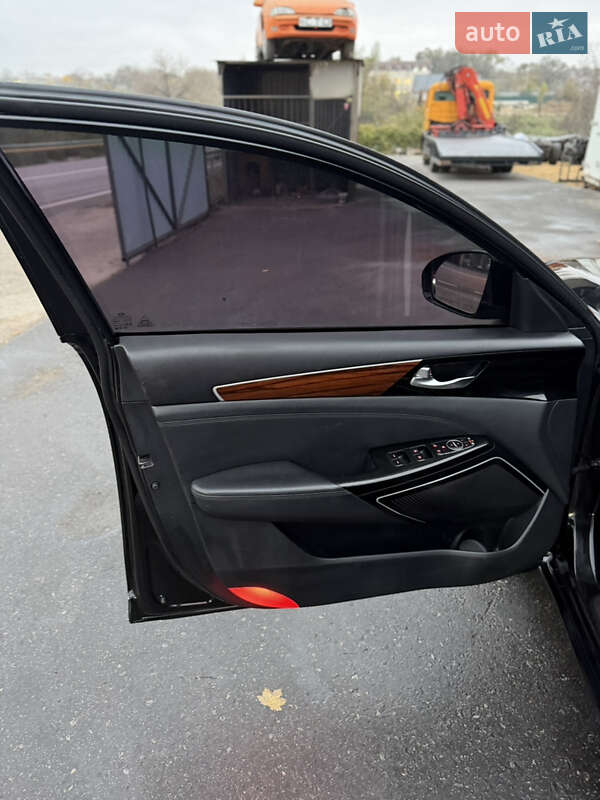 Седан Kia K7 2016 в Одессе