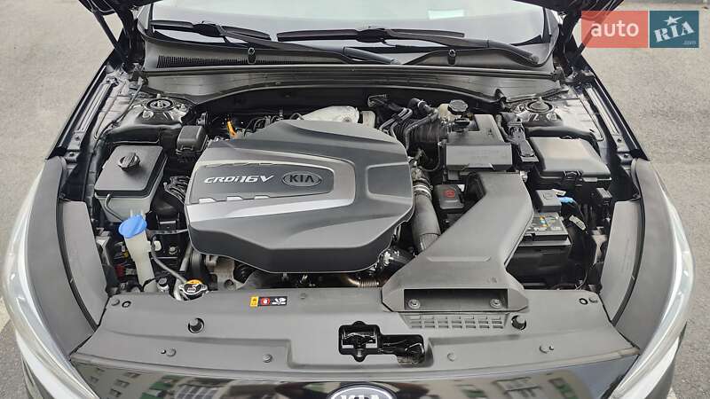 Седан Kia K7 2017 в Виннице