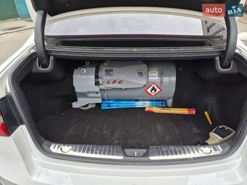 Седан Kia K7 2015 в Василькове