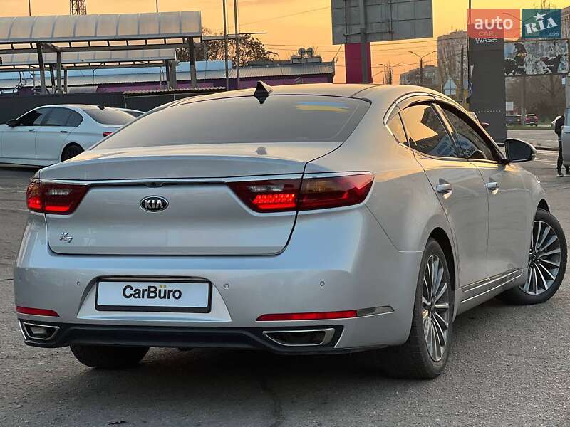 Седан Kia K7 2017 в Одессе