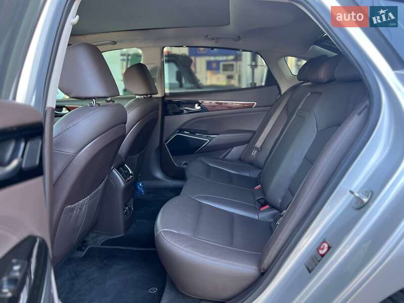 Седан Kia K7 2017 в Одессе