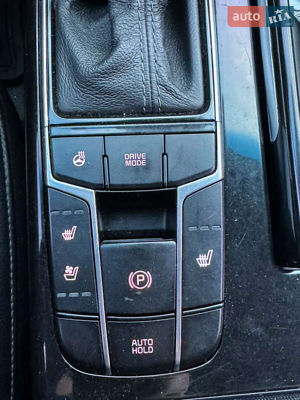 Седан Kia K7 2016 в Харькове