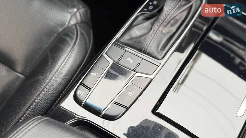 Седан Kia K7 2017 в Одессе