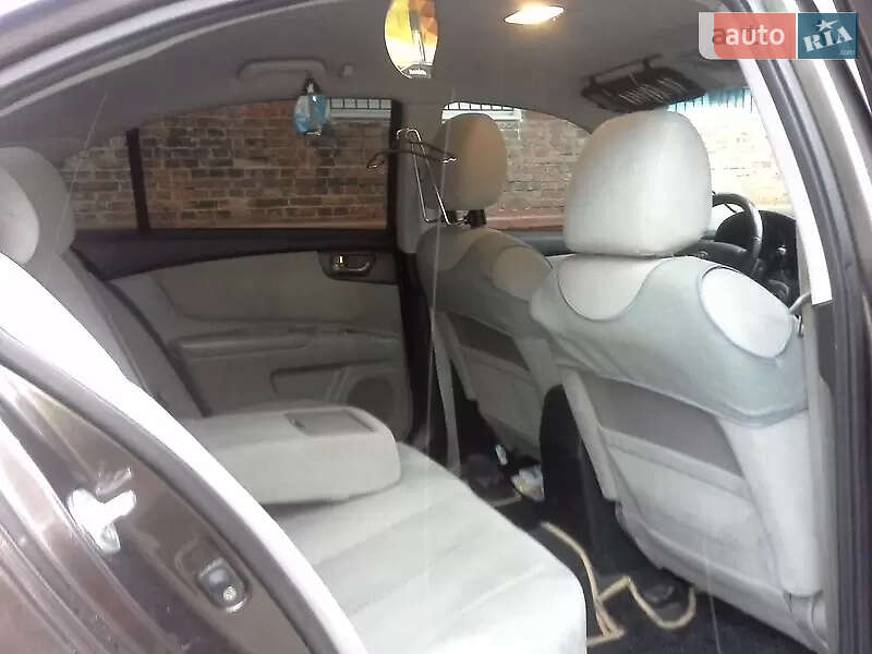 Седан Kia Magentis 2008 в Нововолынске