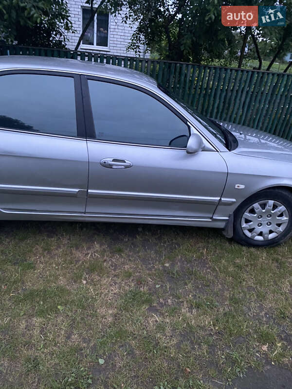 Седан Kia Magentis 2003 в Изяславе