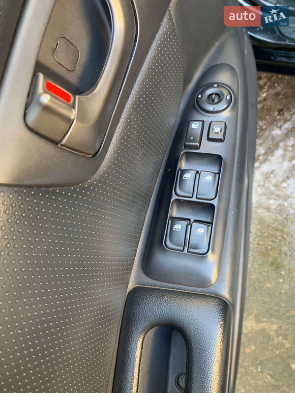 Седан Kia Magentis 2008 в Чернівцях