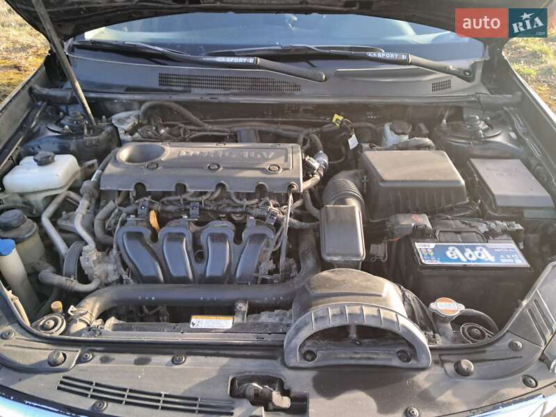 Седан Kia Magentis 2008 в Львове