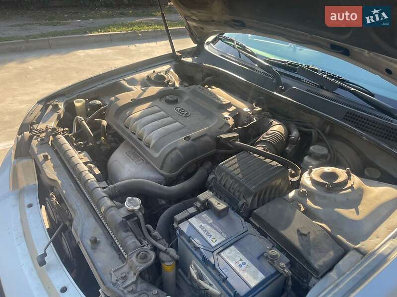 Седан Kia Magentis 2006 в Днепре