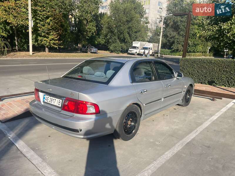 Седан Kia Magentis 2006 в Днепре