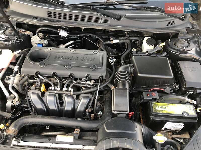 Седан Kia Magentis 2008 в Ужгороді