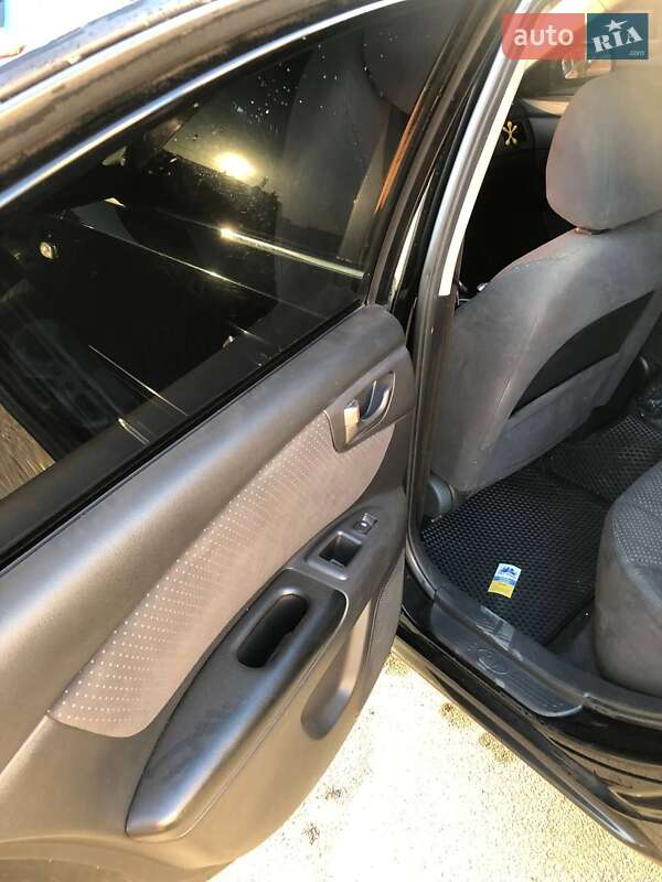 Седан Kia Magentis 2008 в Ужгороді