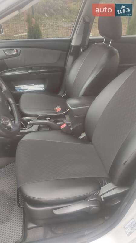 Седан Kia Magentis 2009 в Надвірній