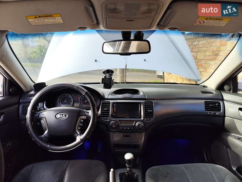Седан Kia Magentis 2006 в Ужгороді