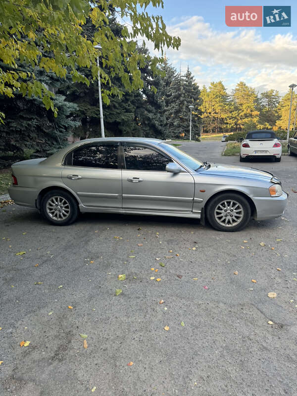 Седан Kia Magentis 2004 в Днепре