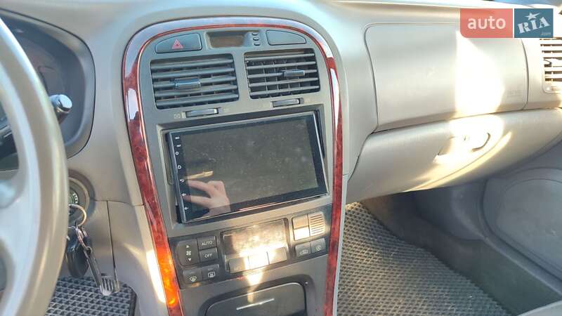 Седан Kia Magentis 2003 в Львові