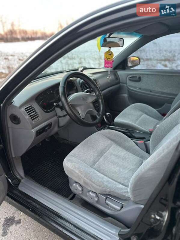 Седан Kia Magentis 2004 в Летичіві