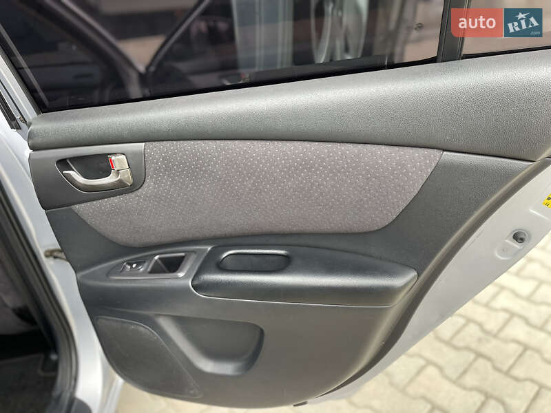 Седан Kia Magentis 2006 в Івано-Франківську