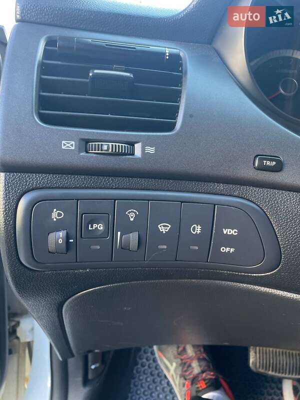 Седан Kia Magentis 2008 в Мирополе