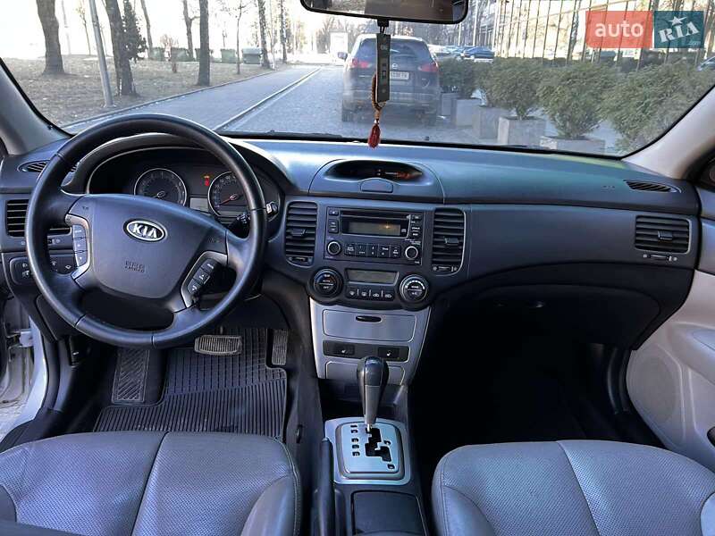 Седан Kia Magentis 2008 в Львові