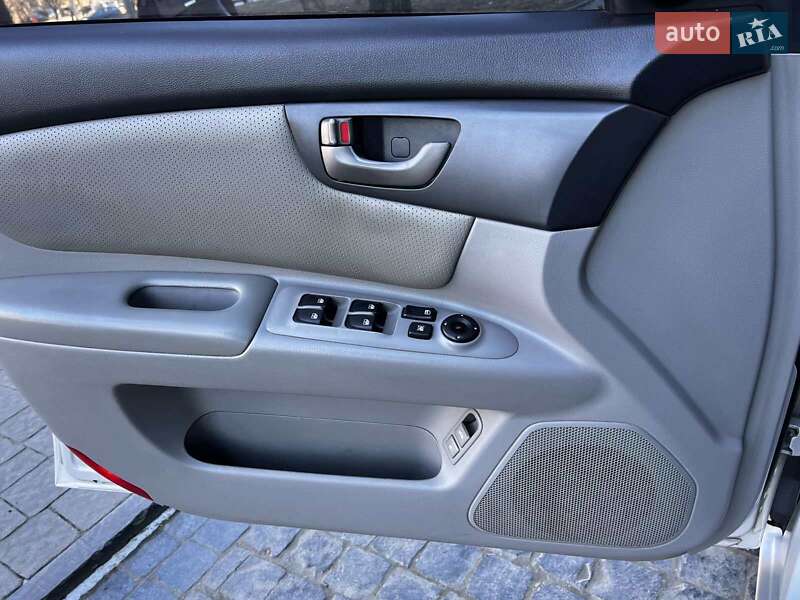 Седан Kia Magentis 2008 в Львові