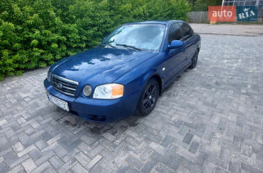 Седан Kia Magentis 2004 в Немирове