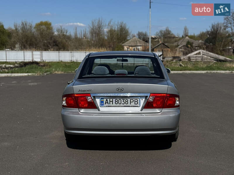 Седан Kia Magentis 2006 в Славянске