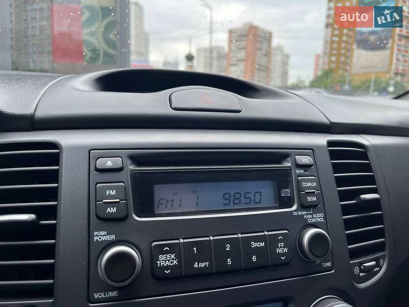 Седан Kia Magentis 2008 в Киеве