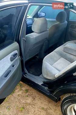 Седан Kia Magentis 2004 в 