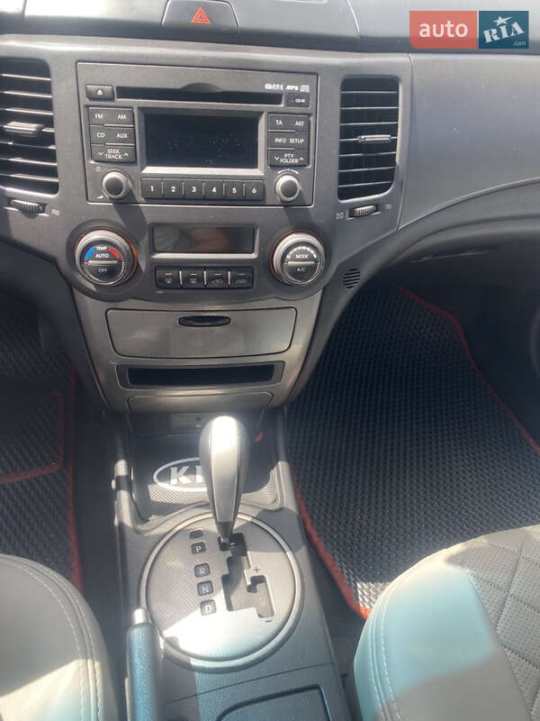 Седан Kia Magentis 2008 в Кропивницком