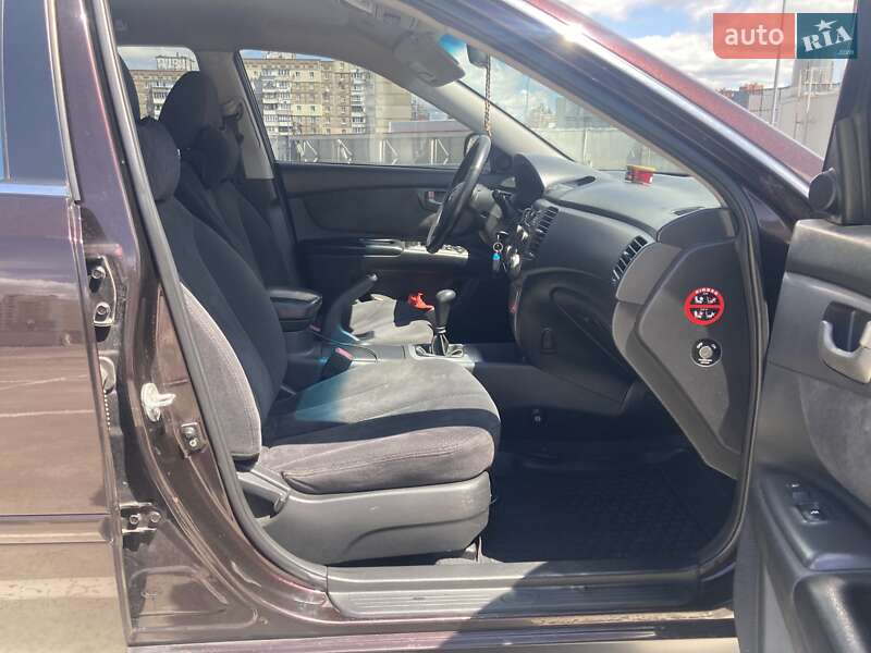 Седан Kia Magentis 2008 в Києві