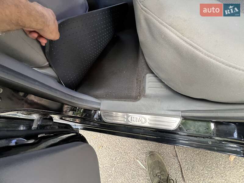 Седан Kia Magentis 2004 в Луцке