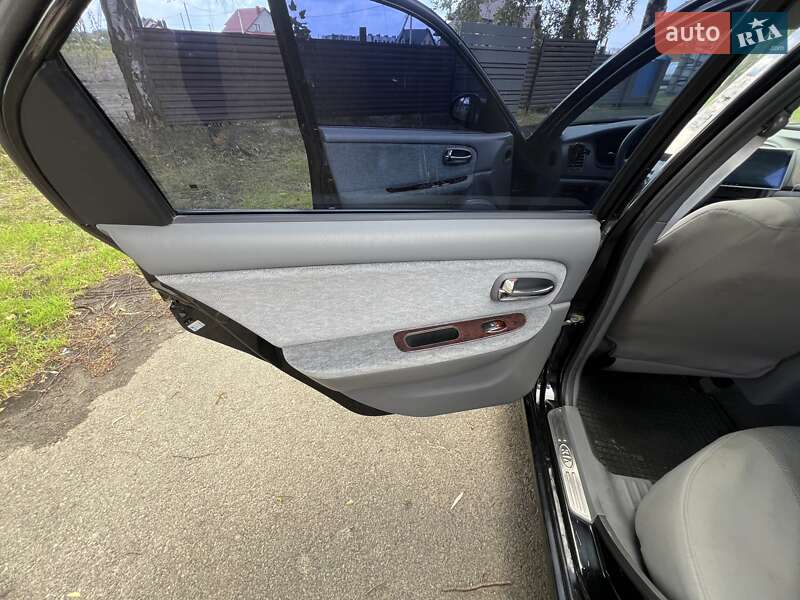 Седан Kia Magentis 2004 в Луцке
