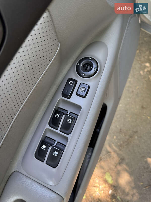 Седан Kia Magentis 2007 в Николаеве