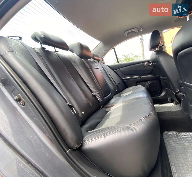 Седан Kia Magentis 2006 в Ровно