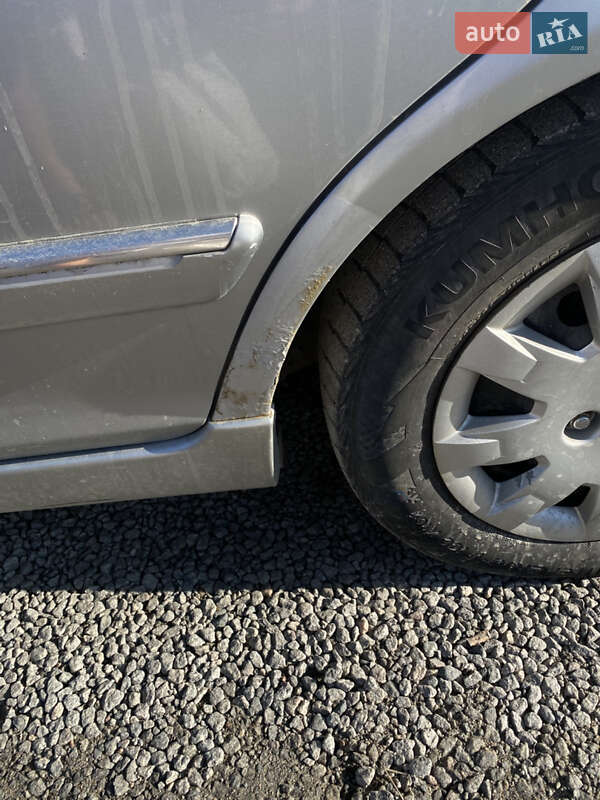 Седан Kia Magentis 2004 в Кременчуці