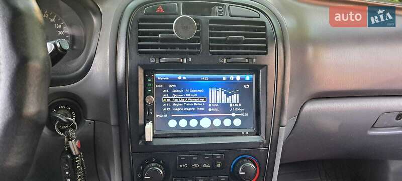 Седан Kia Magentis 2006 в Днепре