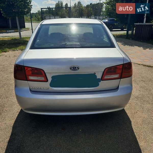 Седан Kia Magentis 2006 в Буче