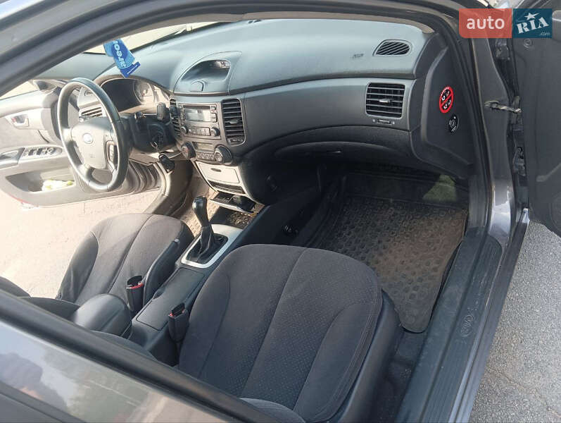 Седан Kia Magentis 2007 в Каменском