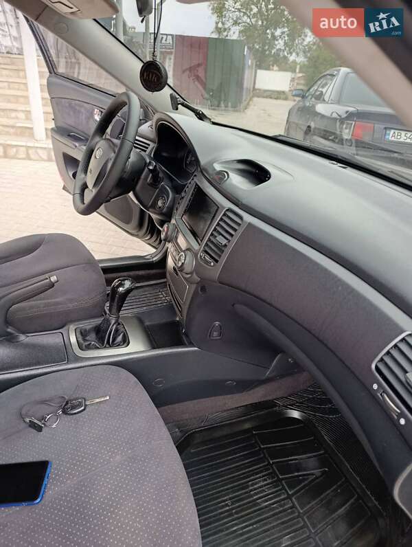Седан Kia Magentis 2005 в Хмельнике
